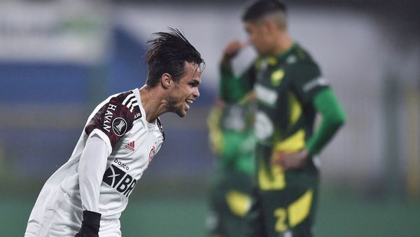 Flamengo se impone en el estreno de Renato Gaúcho