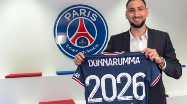 Donnarumma ficha por el PSG hasta 2026