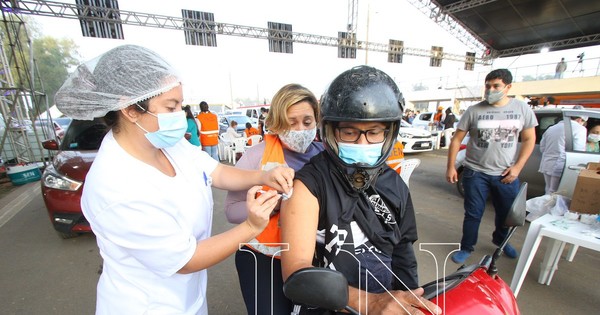 La Nación / Paraguay alcanza nuevo récord con 109.205 vacunados en una jornada