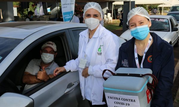 800 inmunizados en autovac de Costanera en Hernandarias