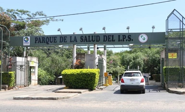 Diario HOY | Parque de la Salud no permite ingreso a mujeres con top y hombres sin remeras