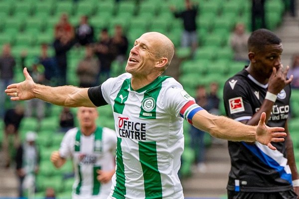 Arjen Robben se retira del fútbol