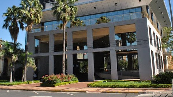 Corre demanda por filiación a senador: le piden que se haga cargo de su hijo