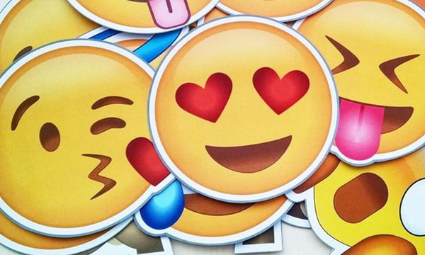 La carita con lágrimas de risa y el corazón vuelven a arrasar en las redes - OviedoPress