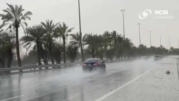Emiratos Árabes Unidos provoca fuertes lluvias artificiales con una nueva tecnología
