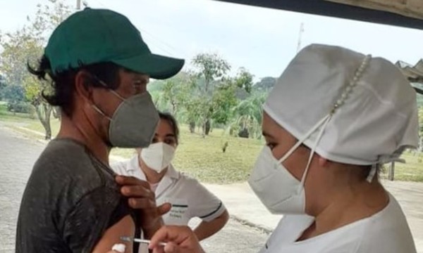 Covid-19 en Paraguay: Otra jornada de vacunación en el Fomento - C9N