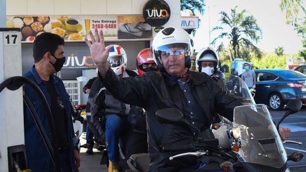 Vinculan a grupos bolsonaristas a escándalos de vacunas en Brasil