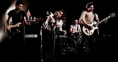 La Nación / Los Sex Pistols se enfrentan por el uso de su música en una serie de TV
