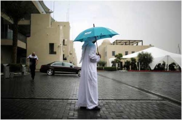 Emiratos Árabes Unidos provoca fuertes lluvias artificiales con una nueva tecnología