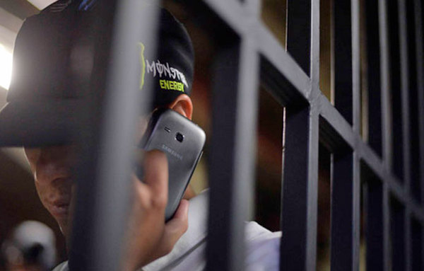 Robos y extorsiones desde la cárcel: admiten que bloquear celulares generará motín - ADN Digital