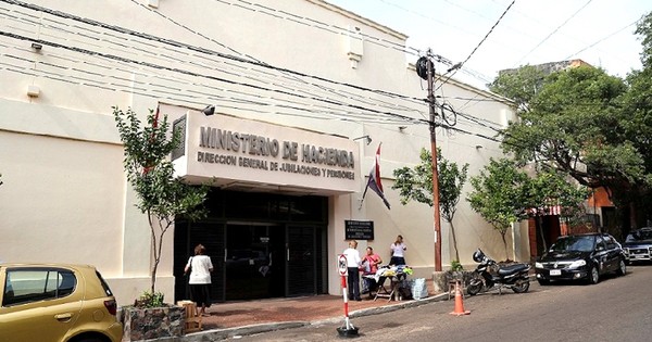 La Nación / Cajas son una bomba de tiempo, advierten