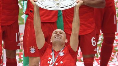 Robben anuncia que se  retira del fútbol