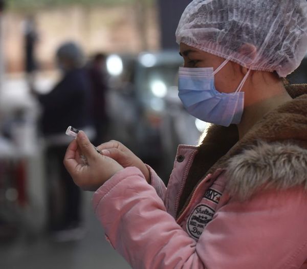 Llegan más vacunas, pero todavía no compensa la necesidad del país - Nacionales - ABC Color