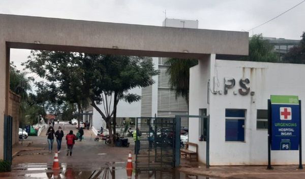 Hurtan vehículo de una mujer que fue al IPS a buscar cama de terapia para su madre - Noticiero Paraguay