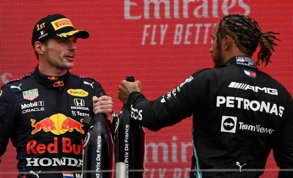 Diario HOY | Hamilton busca recortar a Max en Silverstone, que estrena la calificación sprint