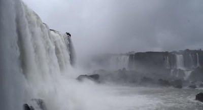 Volvió el espectáculo de las AGUAS en las CATARATAS