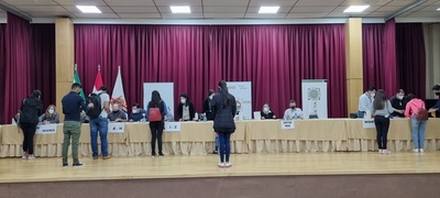 CULMINA EL PAGO DE BECAS A ESTUDIANTES UNIVERSITARIOS BENEFICIADOS CON EL CONVENIO GOBERNACIÓN DE ITAPÚA-EBY