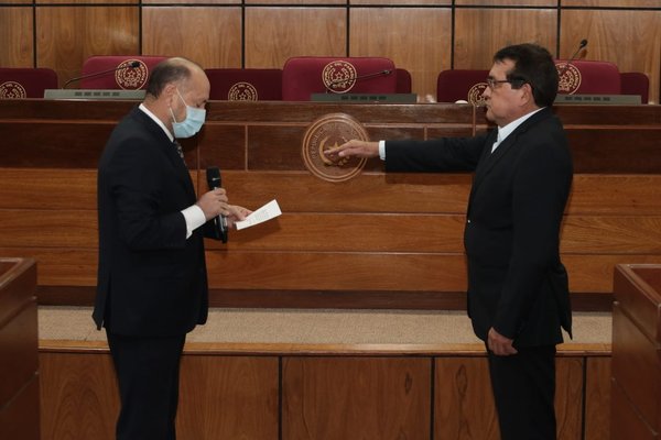 “Es la forma de trabajar de Salomón, prometer cargos”, dice senador sobre designación de Santacruz - ADN Digital