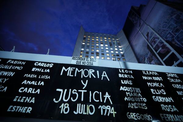 Argentina vuelve a pedir verdad y justicia tras 27 años de atentado a la AMIA