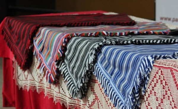 Diario HOY | Presentarán candidatura del poncho para’i como Patrimonio Cultural Inmaterial de la UNESCO