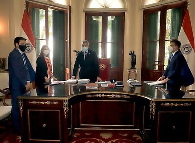 El presidente de Paraguay promulga Ley de modernización de la AFD