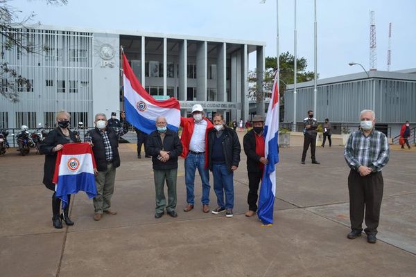 Jubilados se manifiestan contra fallo de la Corte - ABC en el Este - ABC Color