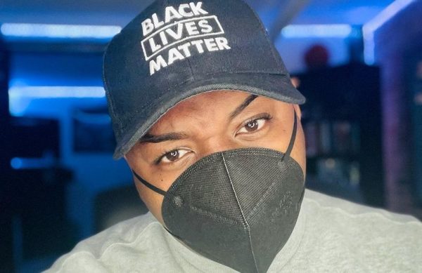 Activista de BLM acusado de abuso sexual contra 62 menores vuelve a la Junta Escolar de Denver