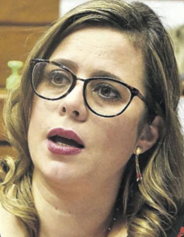 Juez no admite una querella por difamación, planteada contra la diputada Kattya González - Nacionales - ABC Color