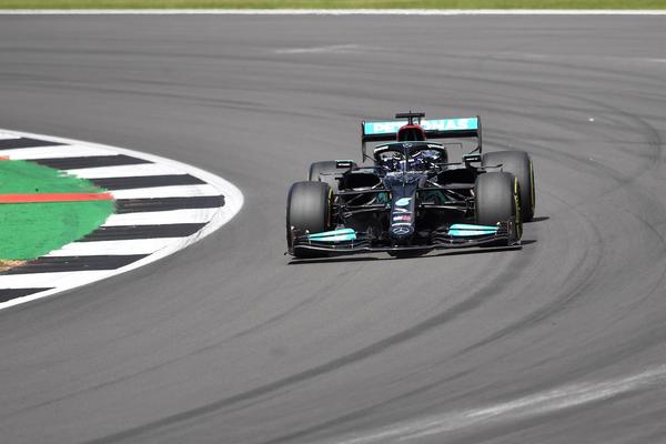 Hamilton resiste y saldrá primero en la primera calificación a prueba sprint | El Independiente