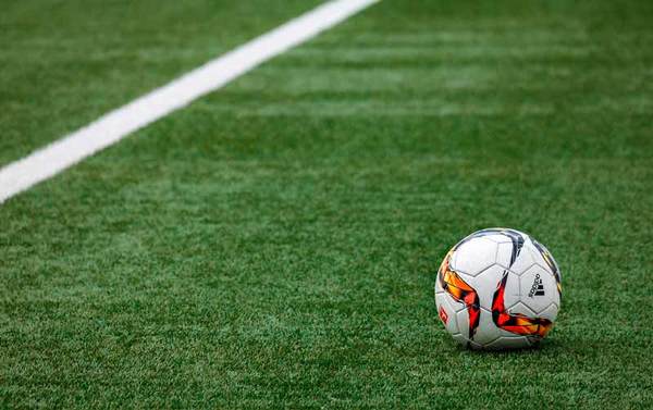 ¿Y la esencia del fútbol? Mirá las nuevas reglas probadas por la FIFA