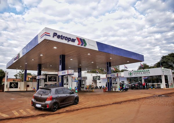 Petropar incrementa precios de combustible entre 350 a 400 guaraníes por litro