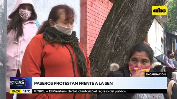 Paseros de Encarnación protestan frente a la SEN  - ABC Noticias - ABC Color
