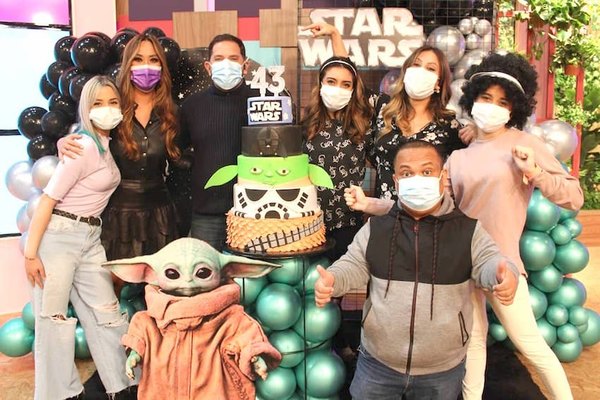 Crónica / ¡Adelantó el festejo por sus 43 pirulos!