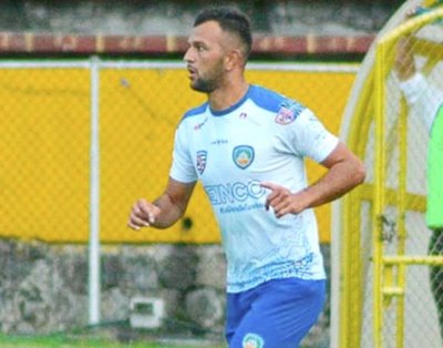 Crónica / JORGE GONZÁLEZ. JAHA JA’U KAPE LE DICEN SUS COMPÍS ECUATORIANOS