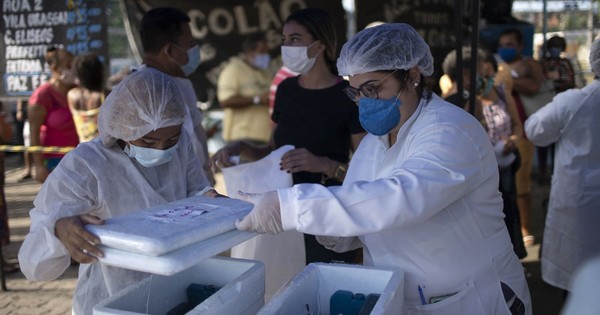 La Nación / Brasil empieza a verlos resultados de la vacunación anticovid
