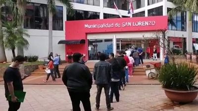 Largas filas para renovar habilitación tras el inicio de control de Caminera