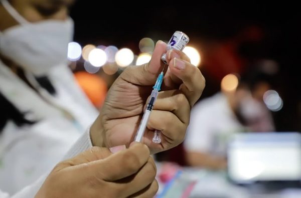 Hospital de Lambaré registró gran concurrencia de personas para recibir la vacuna anticovid