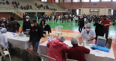 La Nación / COVID-19: se vacunaron en Alto Paraná 43 mil personas en cinco días