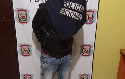 Borracho en motocicleta es detenido al caer justo frente a una patrullera – Diario TNPRESS