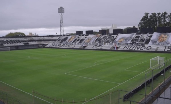 Implementarán plan piloto para retorno de hinchas a los estadios