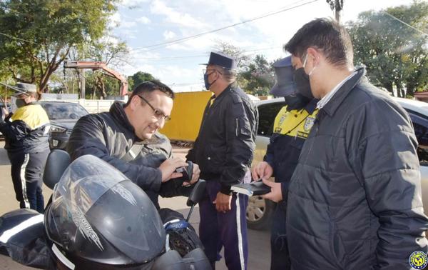 ¡Usá casco! Intendente quiere "educar" a motociclistas luqueños •