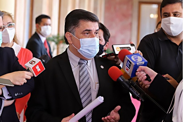 Otro robo de dosis de vacunas anti Covid, el ministro Borba "explota" y advierte - ADN Digital