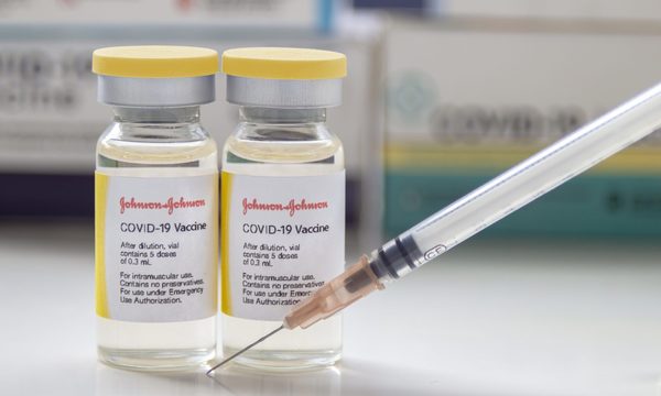 Paraguay contaría con vacunas de Johnson & Johnson en 2022 | Telefuturo