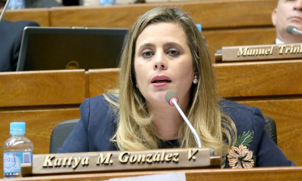 Rechazan querella de empresario contra Kattya González - OviedoPress