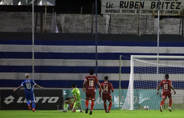 El '12' dio pelea y tuvo premio logrando un empate ante Nacional