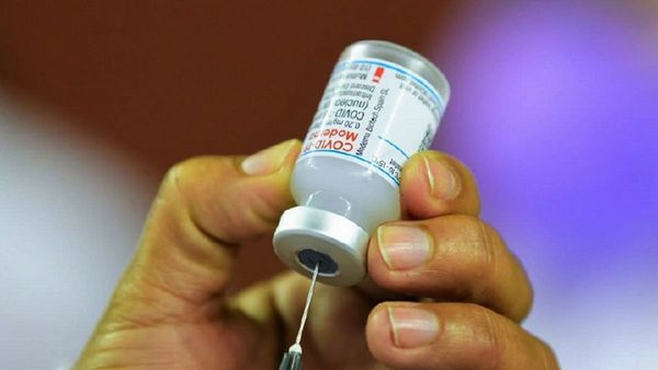 Investigan robo de frascos de Moderna en la Villa Serrana