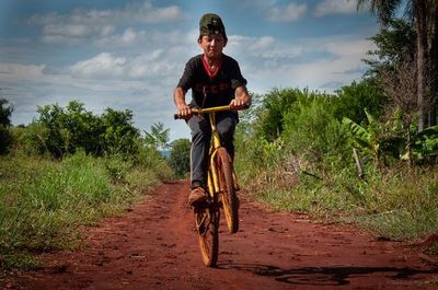 Estrenan el documental “Fidel, niño valiente” - Cine y TV - ABC Color