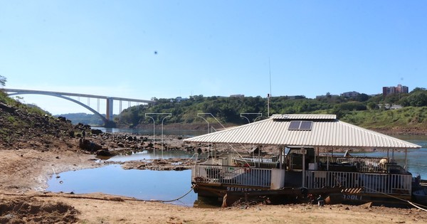 La Nación / La peor sequía del Paraná afecta la vida y la economía nacional