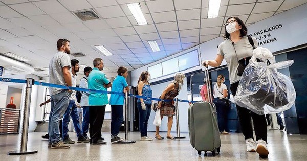 La Nación / Desde miércoles exigirán cuarentena a los viajeros