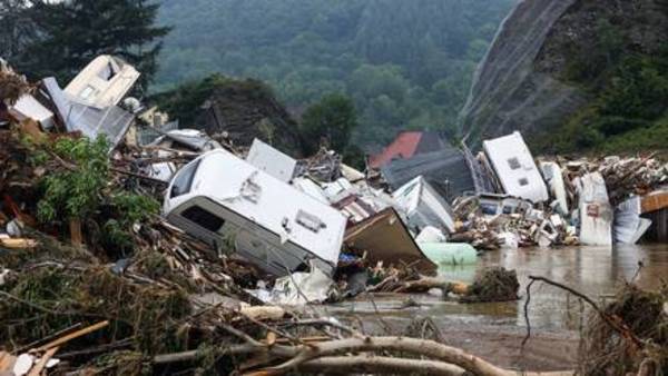 Aumentan a 156 los fallecidos por inundaciones en Alemania